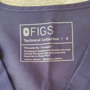 Figs Women's Navy Catarina Top